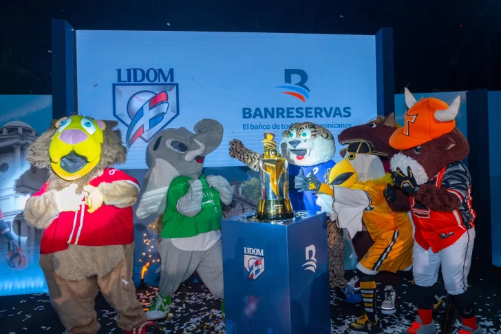 LIDOM y Banreservas develan copa del campeonato 2023-2024
