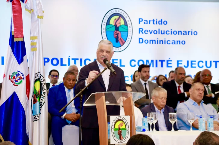 PRD oficializa candidatura presidencial de Miguel Vargas Maldonado
