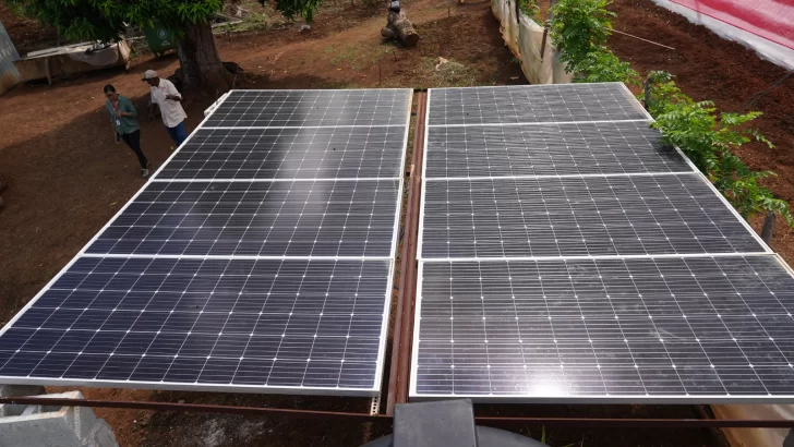MEM inaugura proyectos de paneles solares para la electrificación rural en Higüey