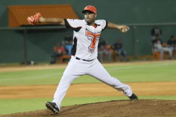 Carreras y cubano Valdés ganan el Pelotero Estrella de la Semana