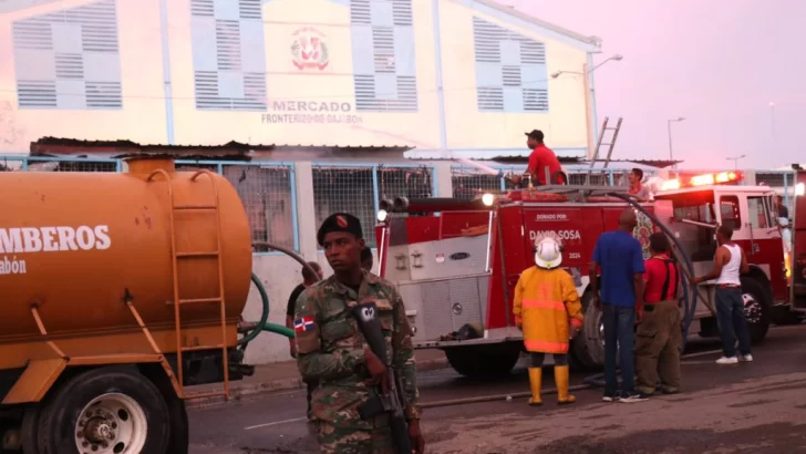 Sofocado el incendio en el mercado de Dajabón: ¿cuáles fueron los daños?