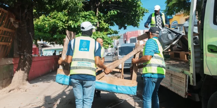 La Alcaldía del Distrito Nacional recupera espacios públicos en Villa Consuelo