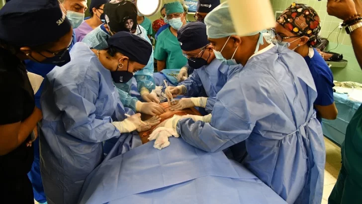 Hospital Gautier realiza jornada interna de cirugía plástica