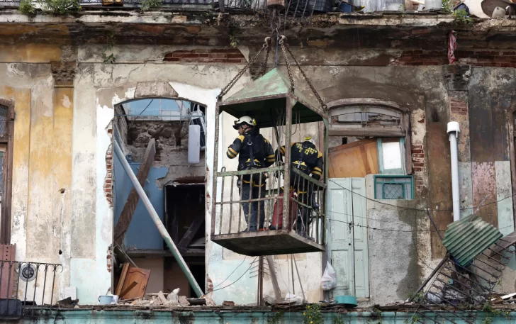 Dos los muertos en derrumbe de un edificio en el centro de La Habana