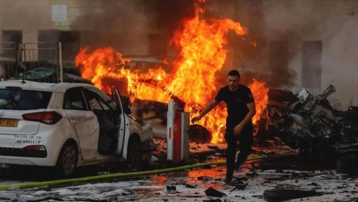Cientos de muertos en una jornada sangrienta tras el ataque de Hamás y la respuesta de Israel