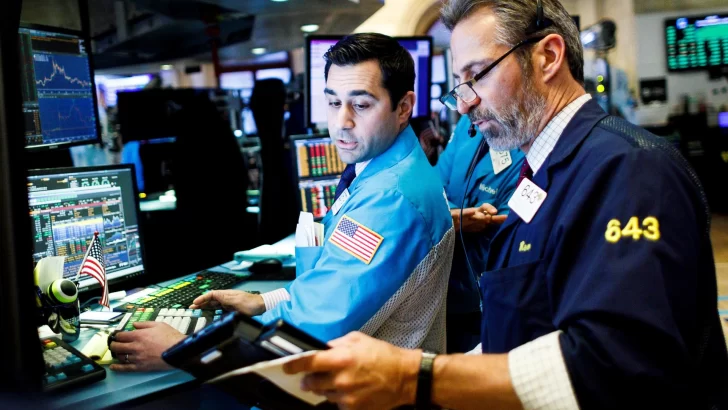 Wall Street cierra con ganancias en jornada de rebote