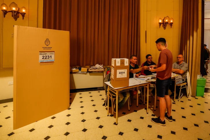 Unos 35,4 millones de argentinos están llamados este domingo a las urnas