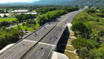 Abinader deja abierto al tránsito el puente de Pontón