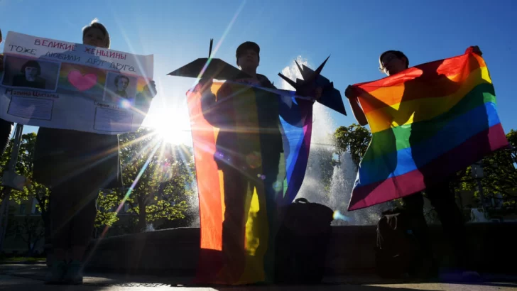 El Tribunal Supremo de Rusia declara ‘extremista’ y prohíbe el ‘movimiento LGBT’