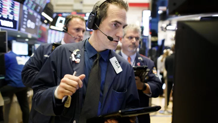 Wall Street abre en rojo y el Dow Jones baja un leve 0.05 %