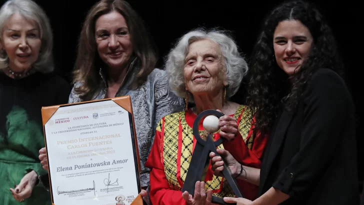 Elena Poniatowska celebra el premio Carlos Fuentes: “Me dan un boleto para subir al cielo”