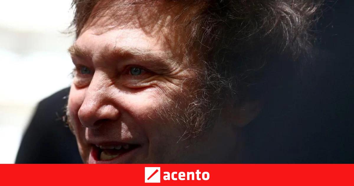 Argentina devalúa un 50 % su moneda y anuncia un paquete de 'urgencia ...