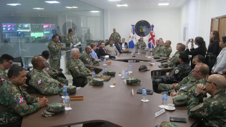 Autoridades-militares-de-RD-se-reunen-con-ministro-de-Estado-de-las-Fuerzas-Armadas-del-Reino-Unido-5-728x410