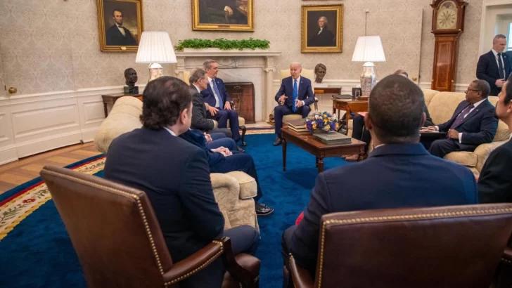 Biden y Abinader exhiben sintonía en una reunión centrada en Haití y en la economía