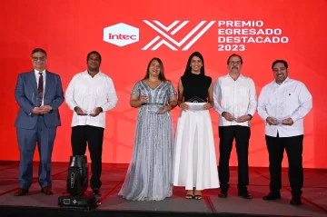 Siete profesionales reciben el premio de egresado destacado de Intec