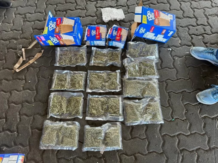 DNCD y Ministerio Público confiscan 12 paquetes de marihuana