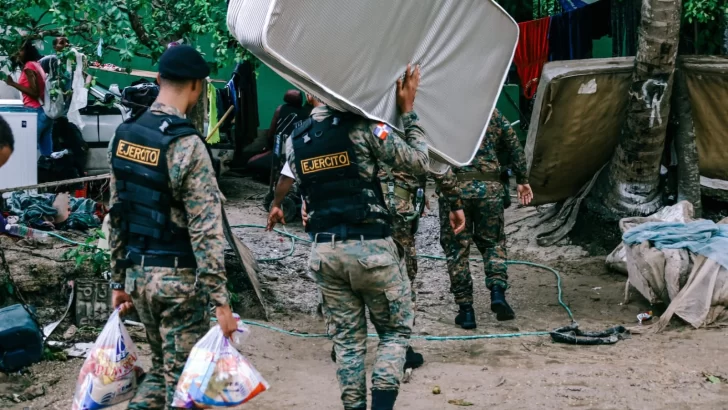 Ejército acude en auxilio de damnificados de San Cristóbal