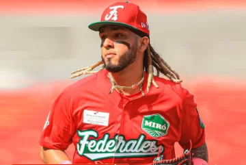 Panameño Jonathan Araúz se une a las Estrellas Orientales