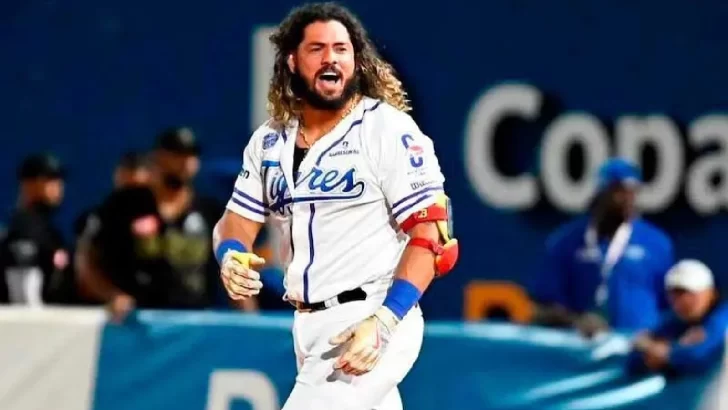 Colombiano Jorge Alfaro afirma que el béisbol dominicano lo ha hecho mejor jugador