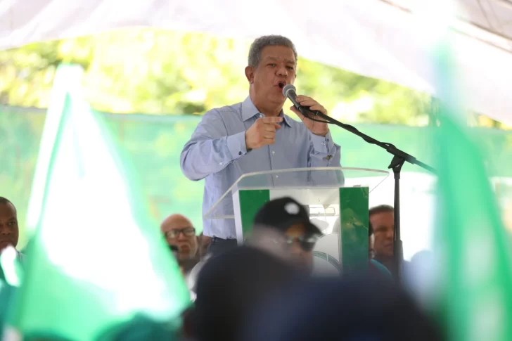 La Fuerza del Pueblo entrega a la Junta Electoral el programa de gobierno de Leonel Fernández