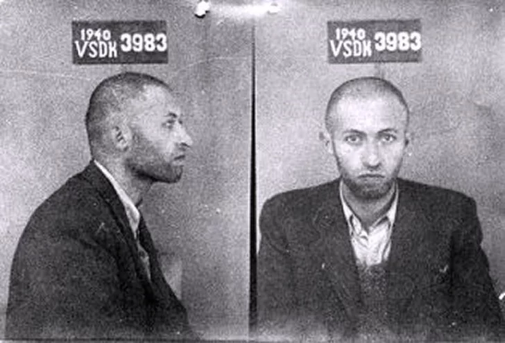 Menachem-Begin-in-September-1940-728x495