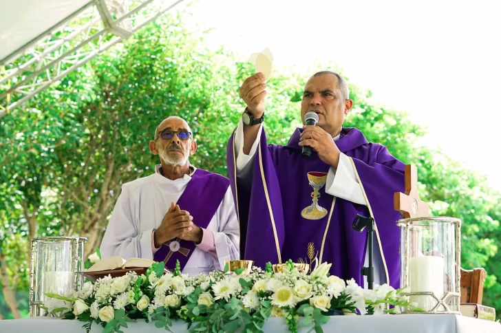 Parque del Prado realiza eucaristía en homenaje a los fieles difuntos