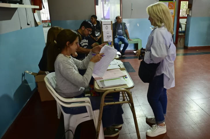 Un 30 % del padrón electoral había votado en Argentina hasta el mediodía