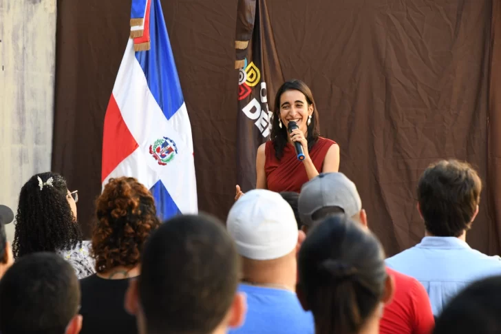 Presidenciable Virginia Antares rinde cuentas de gastos de precampaña