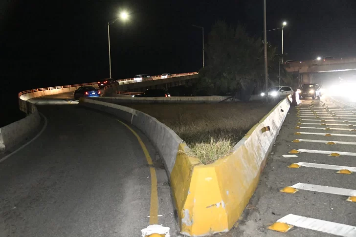 Cierran el puente de la avenida Hípica sobre la autopista Las Américas para ampliar el giro