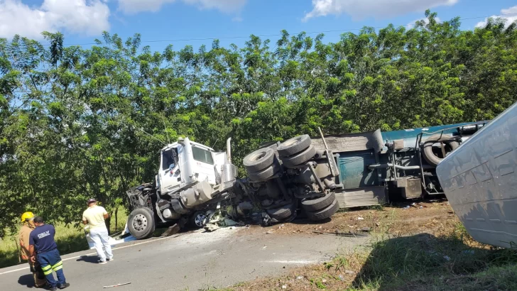 Catorce personas afectadas por accidente de tránsito en la autopista Duarte