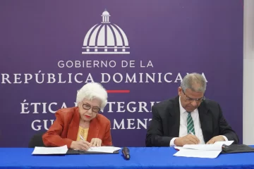 Firman acuerdo para implementar uso del SIGEI en pago de nómina