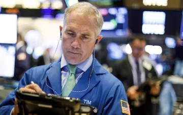 Wall Street cierra mixto y salda un buen noviembre