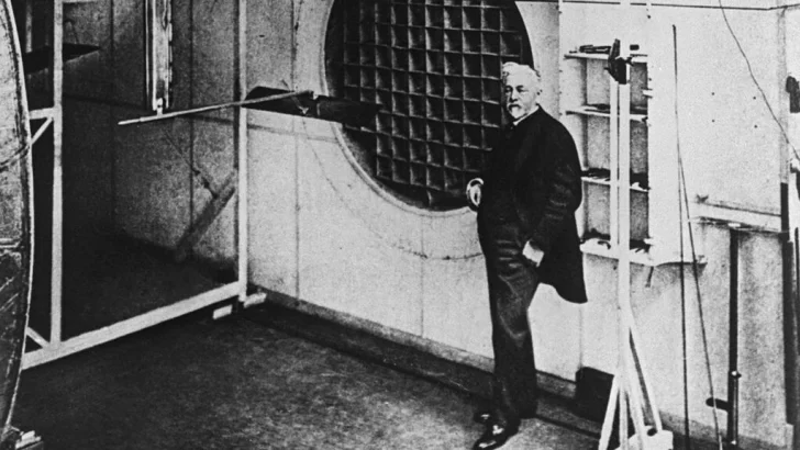 Se cumplen 100 años de la muerte de Gustave Eiffel, el ingeniero francés más famoso del mundo