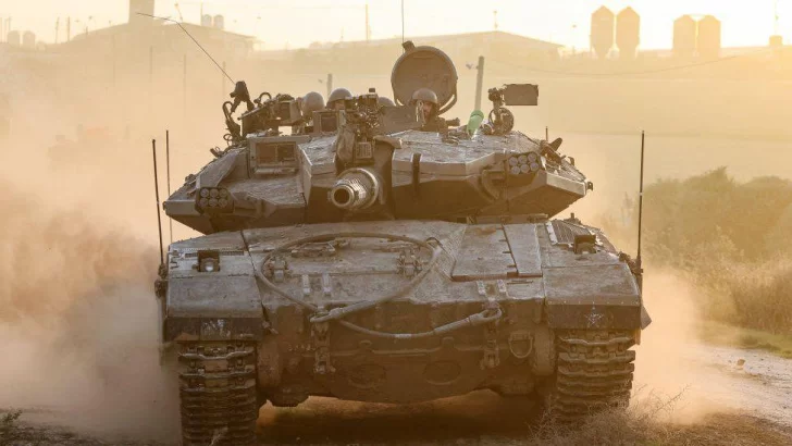 El ejército de Israel amplía sus operaciones terrestres y avanza ahora hacia el sur de Gaza