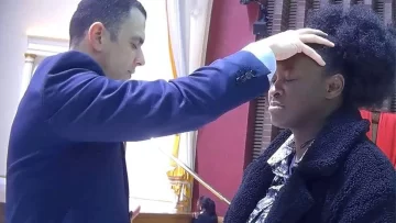 La polémica iglesia en Reino Unido donde la BBC filmó a un pastor tratando de expulsar 'espíritus malignos' de adolescentes La polémica iglesia en Reino Unido donde la BBC filmó a un pastor tratando de expulsar 'espíritus malignos' de adolescentes