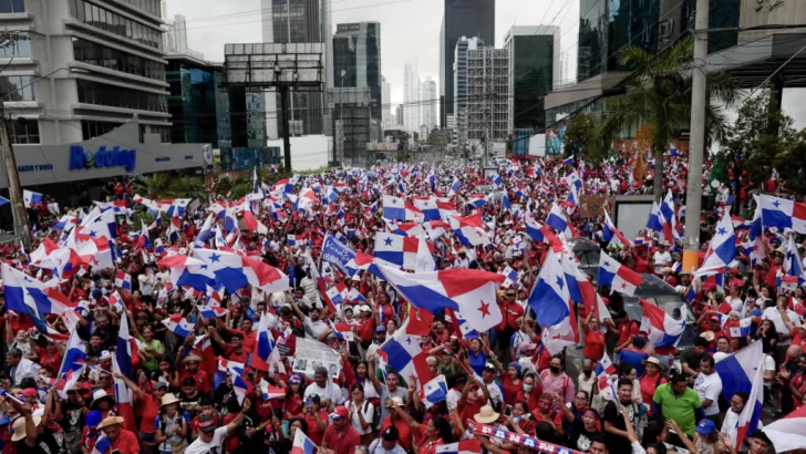 La minera canadiense pide suspender contratos a 7.000 empleados en Panamá tras el fallo judicial