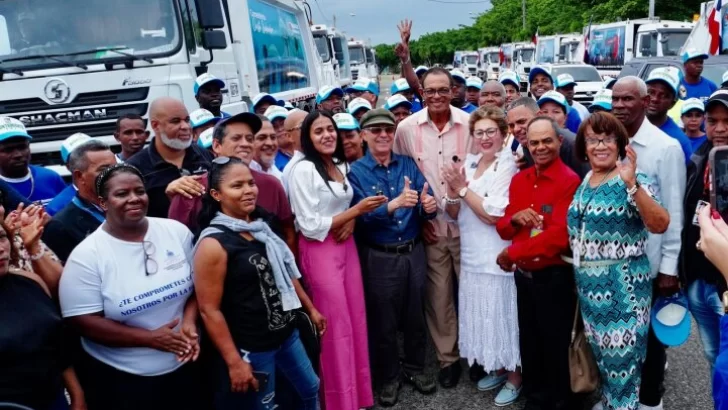 Alcalde Manuel Jiménez presenta nueva flotilla de camiones para circunscripción 3