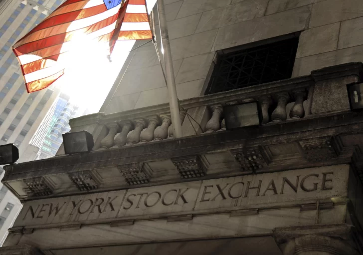 Wall Street cierra en verde optimista