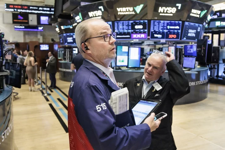 Wall Street rompe racha verde y cierra en rojo