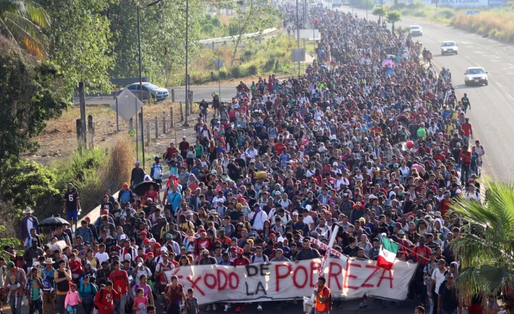 Sale del sur de México una nueva caravana de más de 10.000 migrantes rumbo a EE.UU.