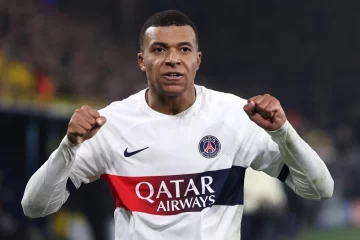 Mbappé llega a los 25 años sin despegar del todo