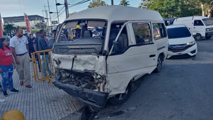 Tres personas afectadas en accidente de tránsito en la avenida Luperón