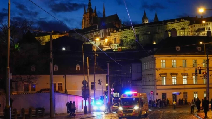 Matanza en una universidad de Praga: 14 muertos, 25 heridos y un móvil por esclarecer