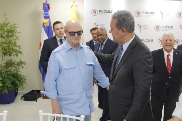 Hipólito, Leonel y otros políticos se reúnen en la PUCMM con nuncio en EEUU