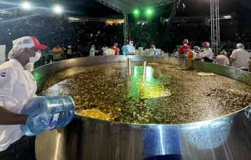 A pesar del esfuerzo, RD no logra romper el récord del sancocho más grande del mundo. ¿Qué ocurrió?