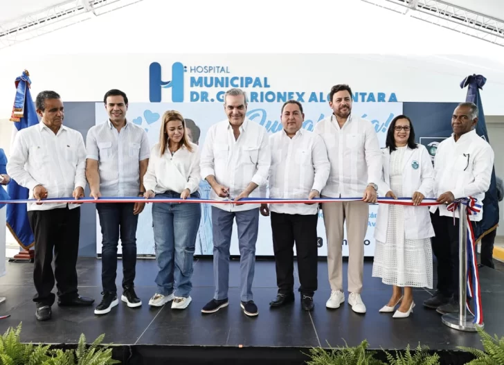 Gobierno entrega Emergencia y remozamiento del Hospital Guarionex Alcántara