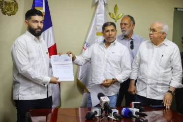 Agricultura entrega 70 de 140 millones destinados al sector bananero