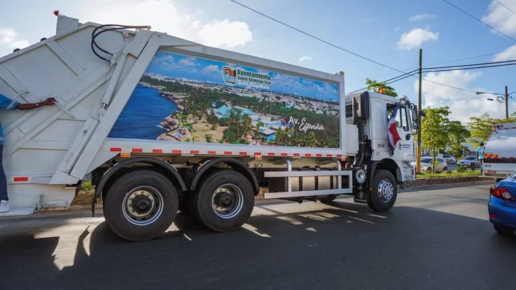 Ayuntamiento de SDE entregará  nueva flotilla de camiones en circunscripción 3