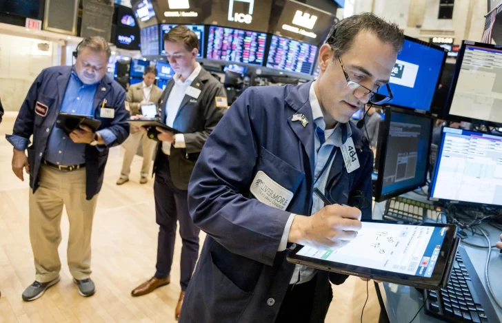 Wall Street cierra con nuevo récord del Dow Jones