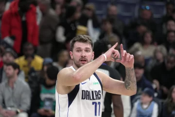 Doncic firma récord, una obra maestra en Navidad con 50 puntos